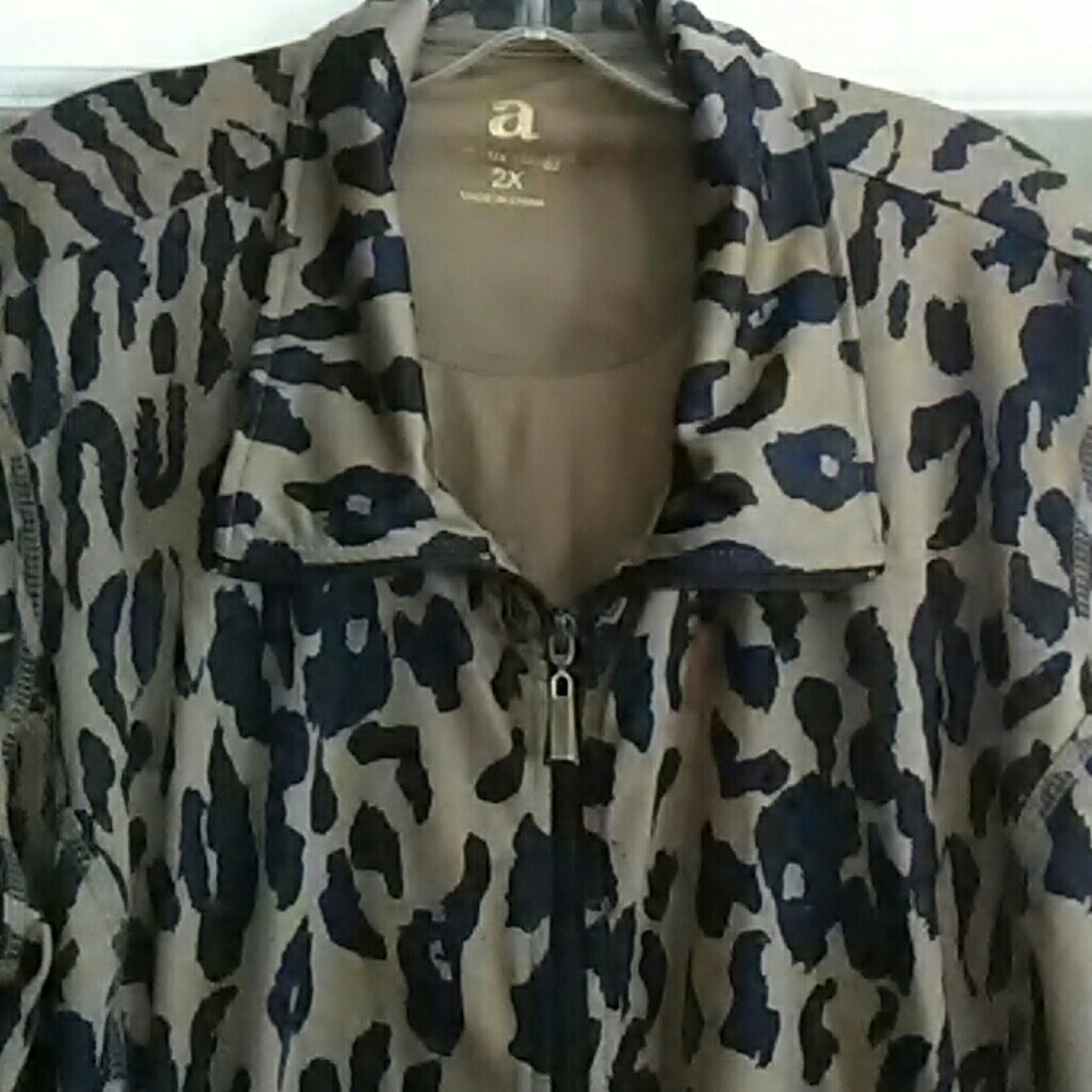 AC-TIV-OLOGY Jacket - Picture 2 of 4